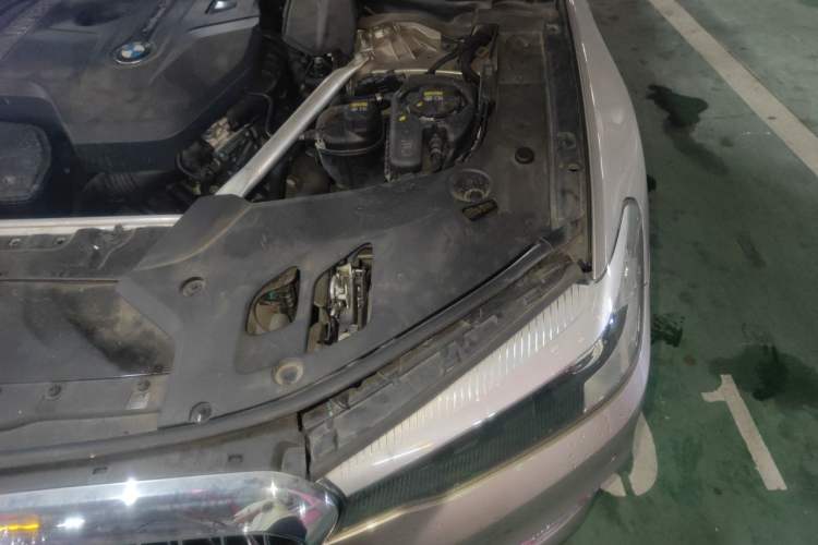 Used BMW 5 Series 2020 525Li Luxury Package Engine Bay Left