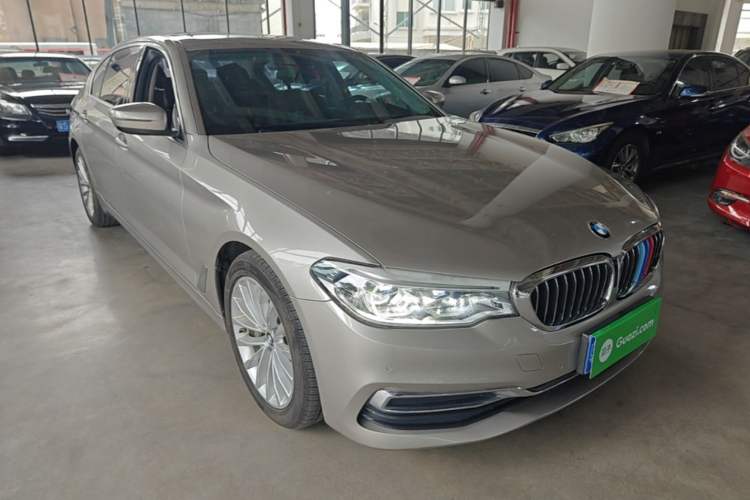 Used BMW 5 Series 2020 530Li Leading Edition Luxury Package Front Right 45 Deg