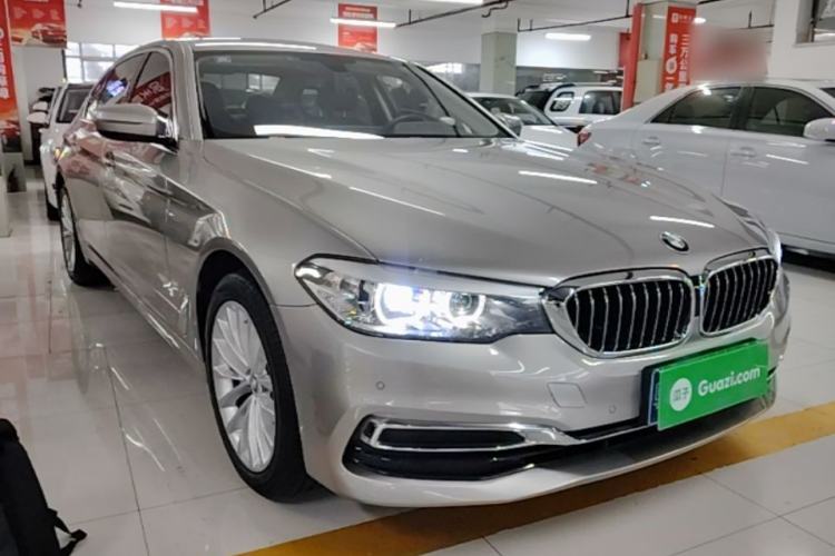 Used BMW 5 Series 2020 525Li Luxury Package Front Right 45 Deg