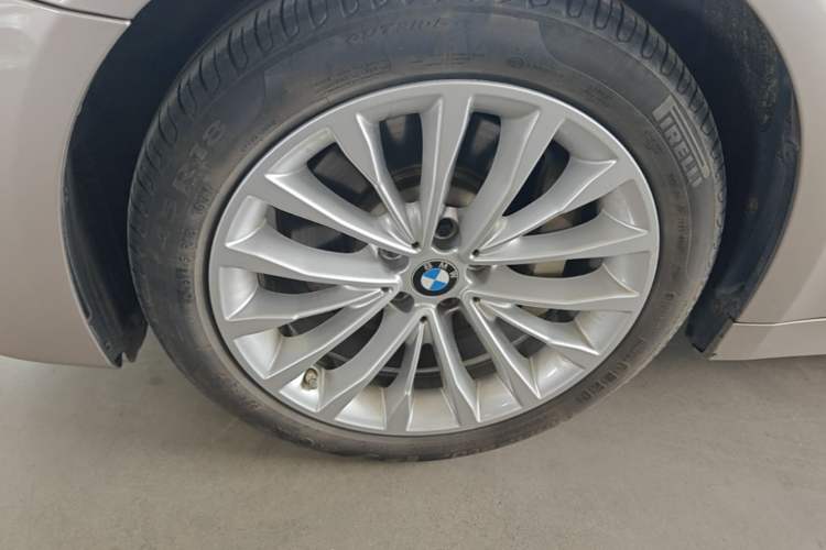 Used BMW 5 Series 2020 530Li Leading Edition Luxury Package Left Front Wheel Hub