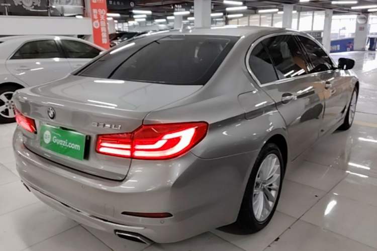 Used BMW 5 Series 2020 525Li Luxury Package Rear Right 45 Deg