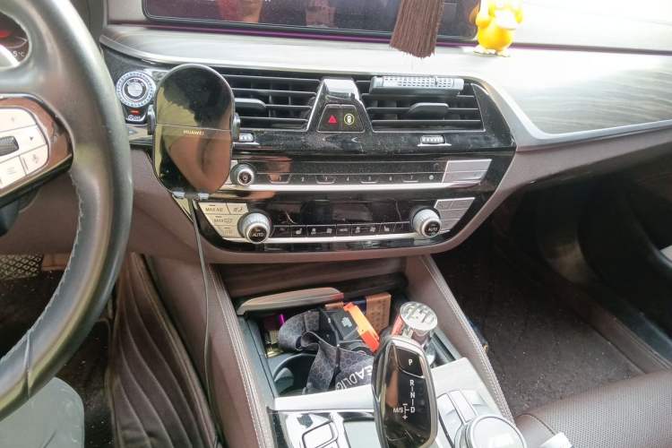 Used BMW 5 Series 2021 530Li Leading Luxury Package Audio And AC Panel