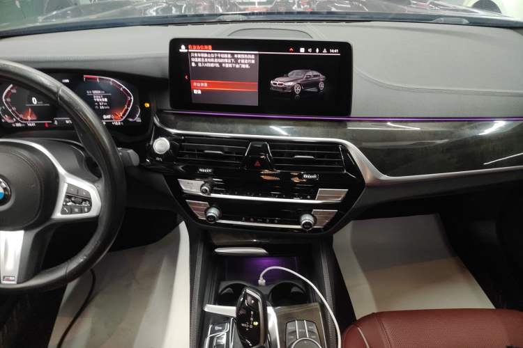 Used BMW 5 Series 2021 525Li M Sport Package Audio And AC Panel