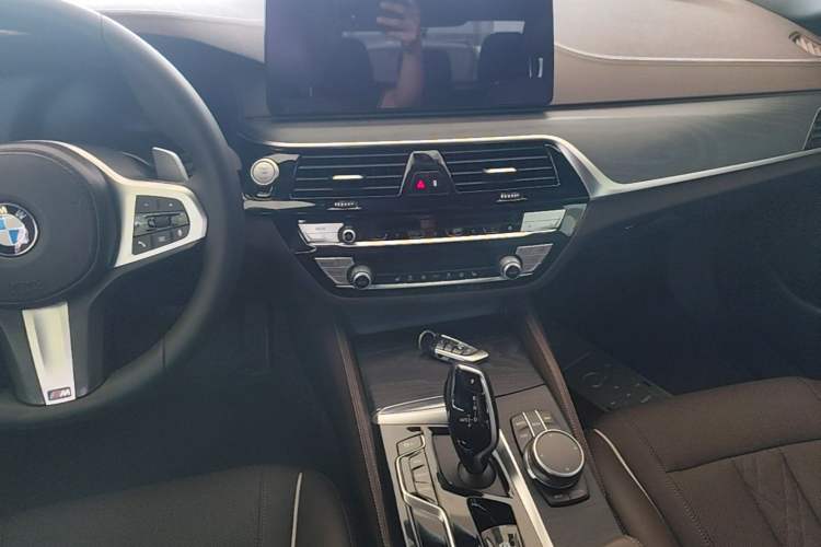 Used BMW 5 Series 2021 530Li xDrive M Sport Package Audio And AC Panel