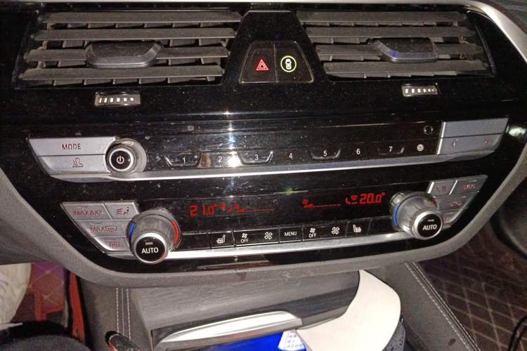 Used BMW 5 Series 2021 530Li Leading Model M Sport Package Audio And AC Panel