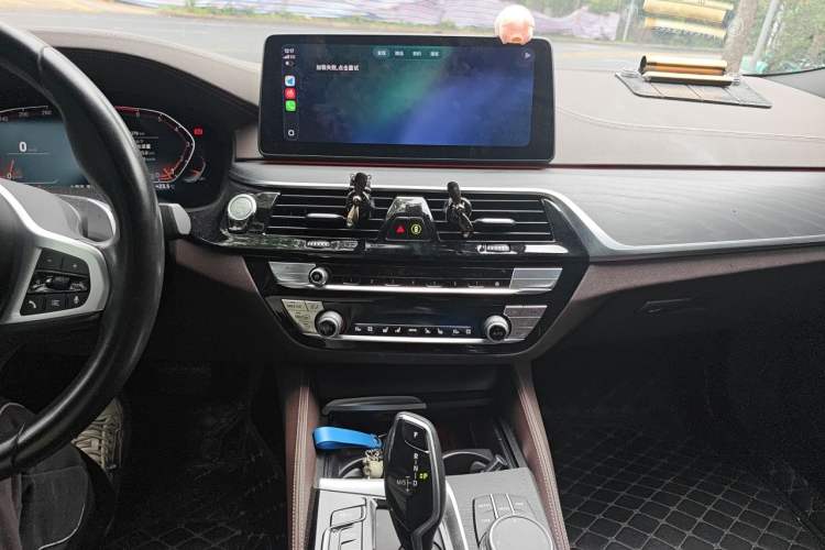 Used BMW 5 Series 2021 530Li Luxury Edition M Sport Package Audio And AC Panel