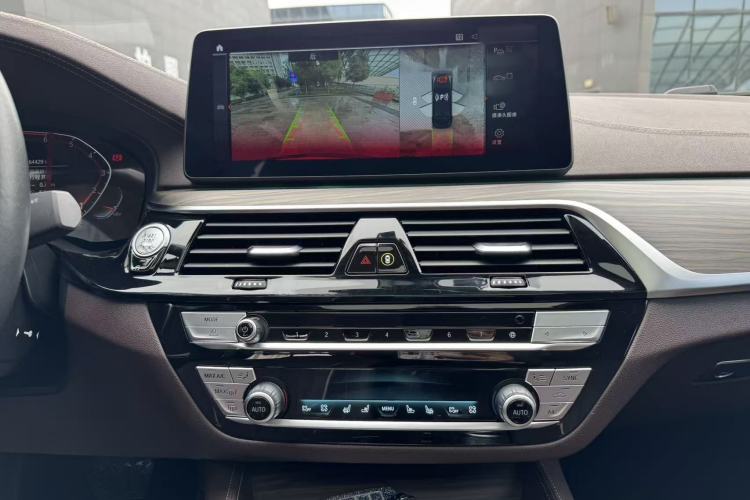 Used BMW 5 Series 2021 530Li Luxury Edition Premium Package Audio And AC Panel