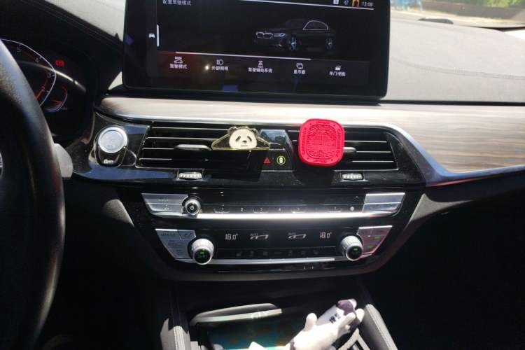 Used BMW 5 Series 2021 Restyled 530Li Leading Edition Luxury Package Audio And AC Panel