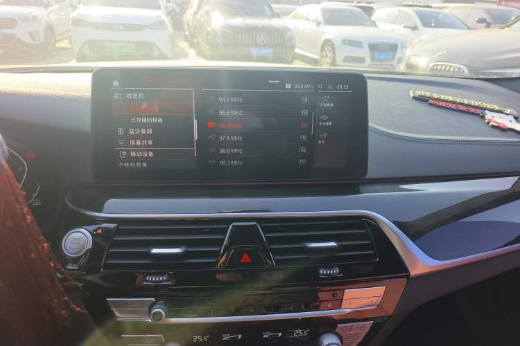 Used BMW 5 Series 2021 525Li M Sport Package Audio And AC Panel
