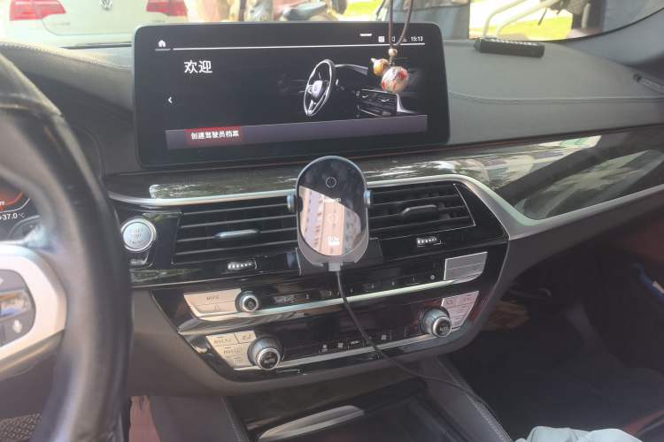 Used BMW 5 Series 2021 525Li M Sport Package Audio And AC Panel