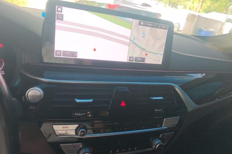 Used BMW 5 Series 2021 Facelifted 525Li M Sport Package Audio And AC Panel