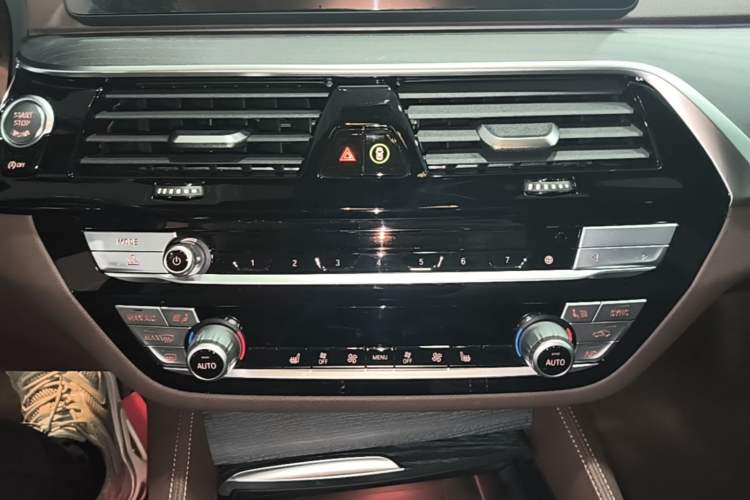 Used BMW 5 Series 2021 530Li Leading Model M Sport Package Audio And AC Panel