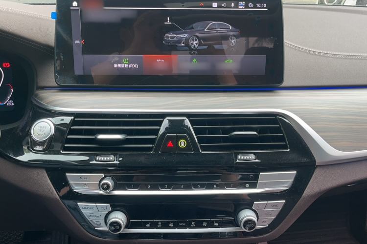 Used BMW 5 Series 2021 530Li Leading Luxury Package Audio And AC Panel