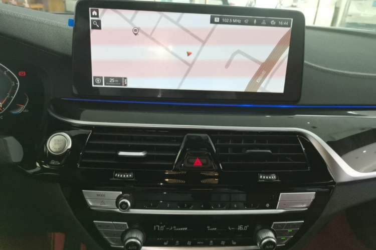 Used BMW 5 Series 2021 Facelifted 525Li M Sport Package Audio And AC Panel
