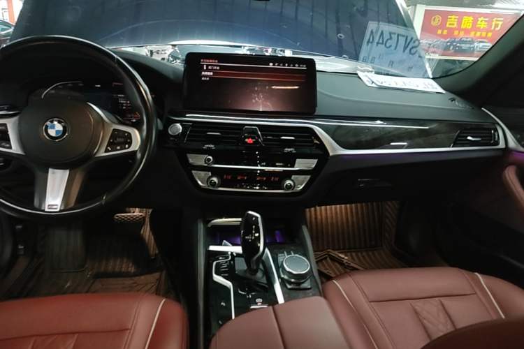 Used BMW 5 Series 2021 Facelifted 525Li M Sport Package Audio And AC Panel