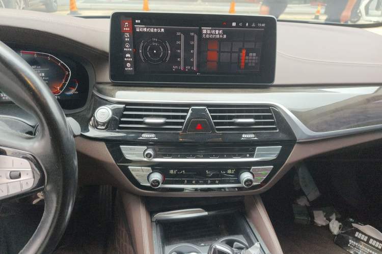 Used BMW 5 Series 2021 Updated Version 525Li Luxury Package Audio And AC Panel