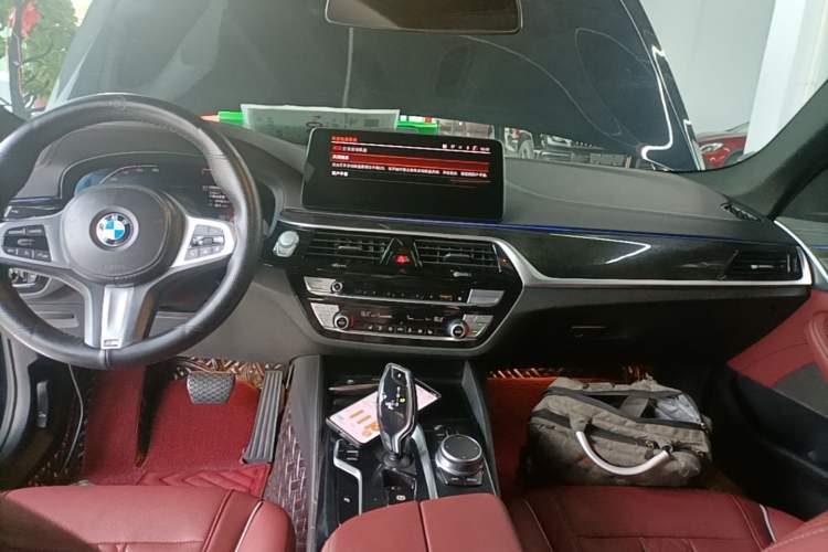 Used BMW 5 Series 2021 525Li M Sport Package Audio And AC Panel