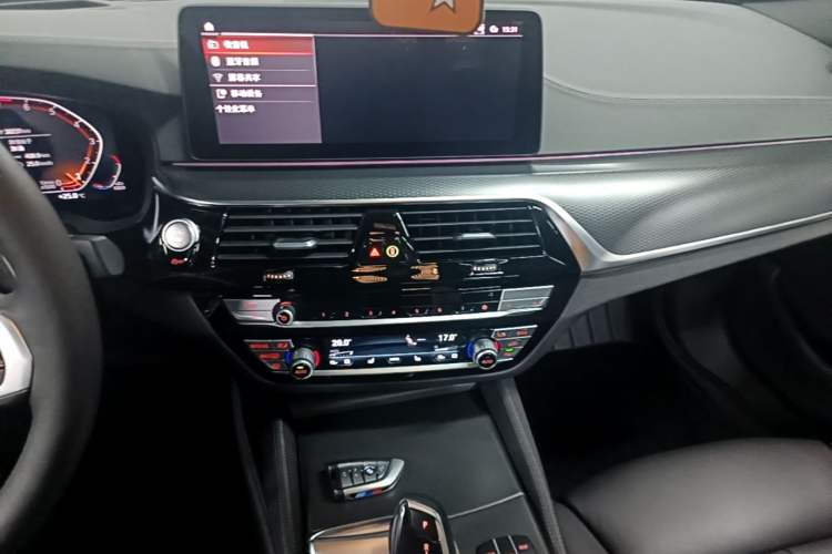 Used BMW 5 Series 2021 540i Sport Line M Sport Package Audio And AC Panel