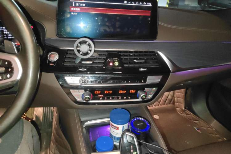 Used BMW 5 Series 2021 530Li Leading Model M Sport Package Audio And AC Panel