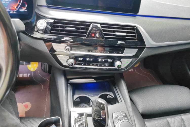 Used BMW 5 Series 2021 530i M Sport Package Audio And AC Panel