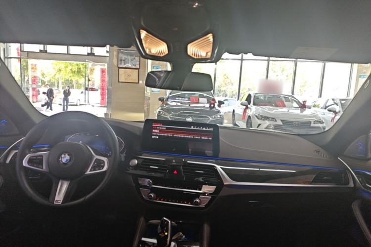 Used BMW 5 Series 2021 Facelifted 525Li M Sport Package Center Console
