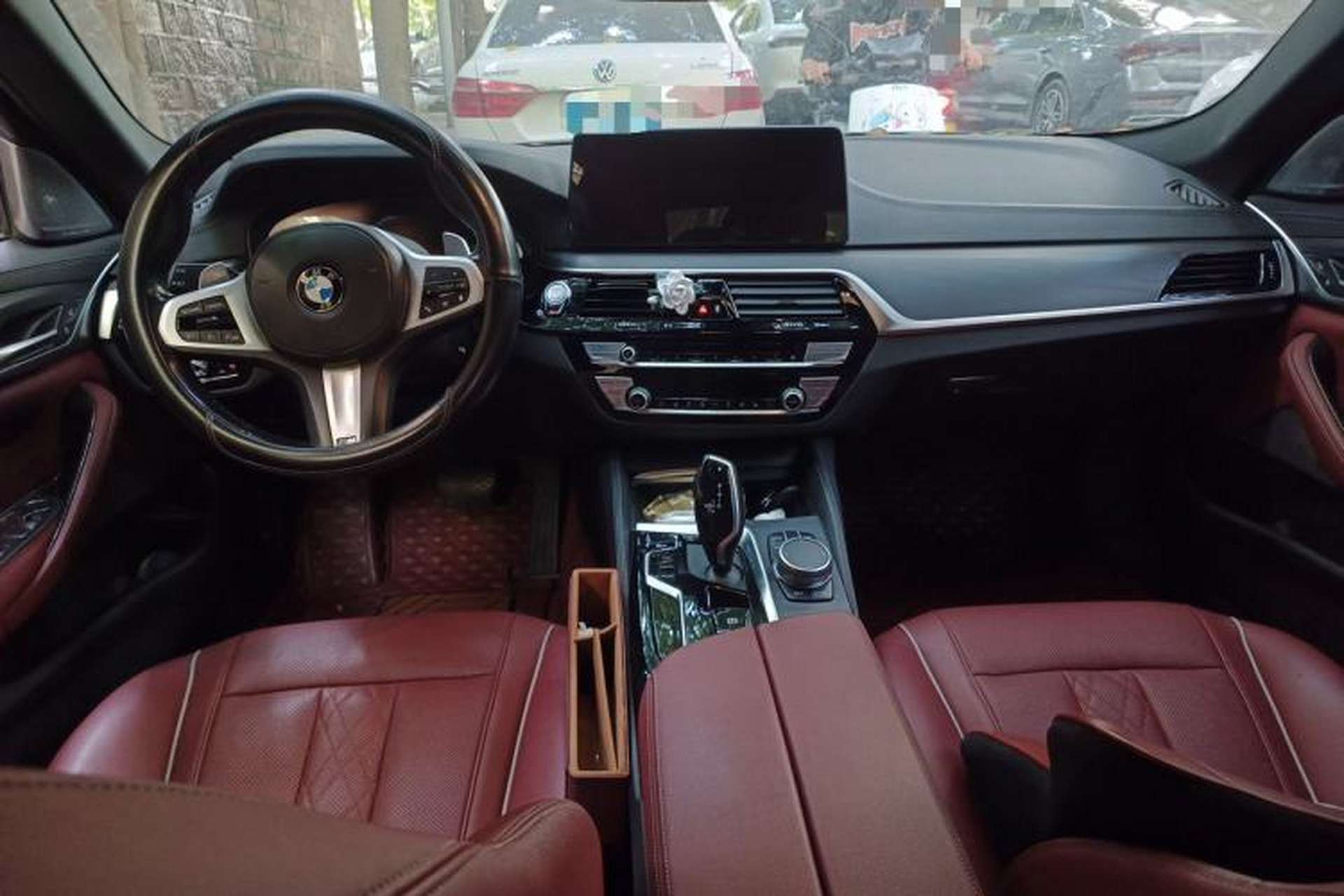 Used BMW 5 Series 2021 Facelifted 530Li Leading Edition M Sport Package Center Console