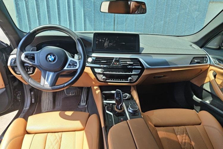 Used BMW 5 Series 2021 530i M Sport Package Center Console