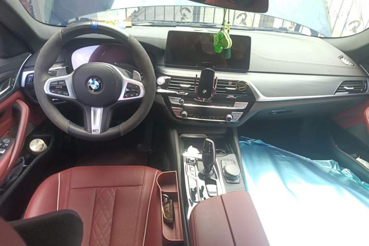 Used BMW 5 Series 2021 530Li Leading Model M Sport Package Center Console