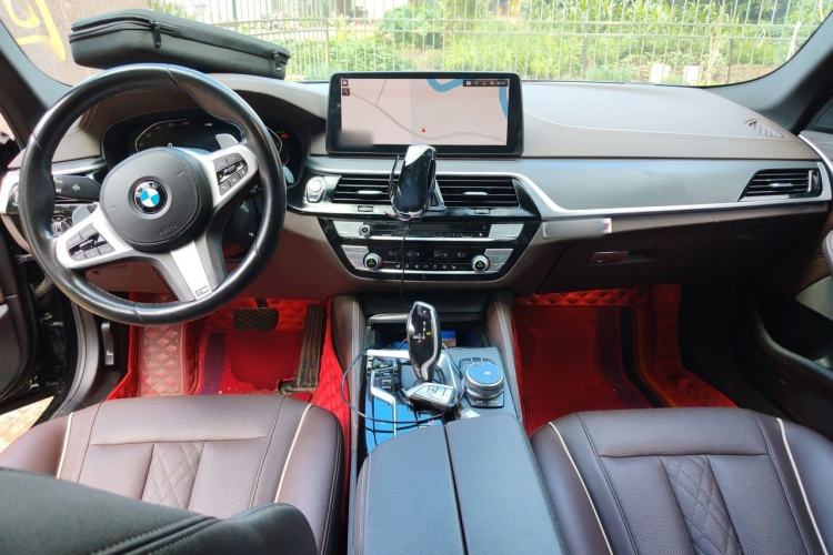 Used BMW 5 Series 2021 Facelifted 530Li Leading Edition M Sport Package Center Console