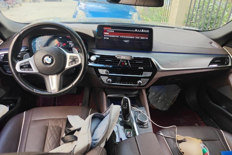 Used BMW 5 Series 2021 Facelifted 530Li Leading Edition M Sport Package Center Console
