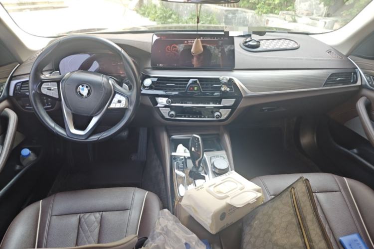 Used BMW 5 Series 2021 530Li Leading Luxury Package Center Console