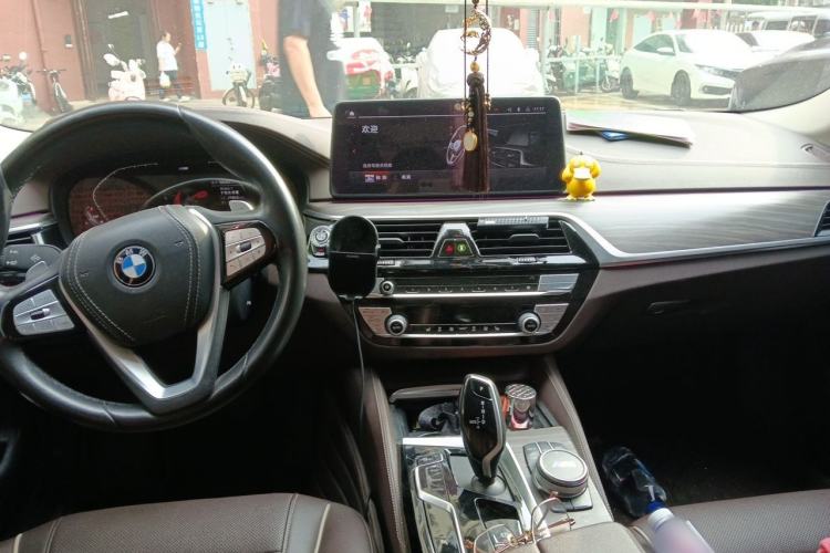 Used BMW 5 Series 2021 530Li Leading Luxury Package Center Console