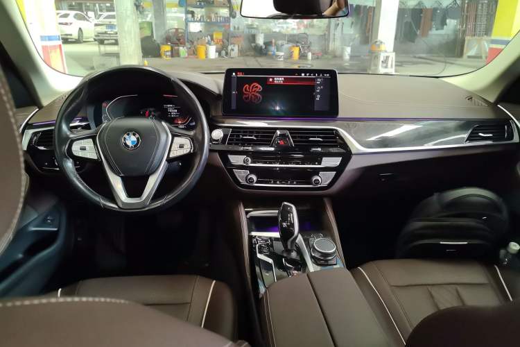Used BMW 5 Series 2021 525Li Luxury Package Center Console