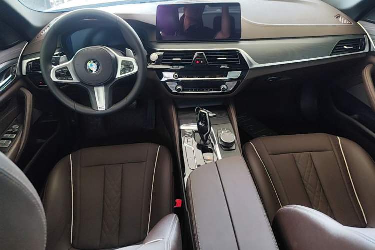 Used BMW 5 Series 2021 530Li xDrive M Sport Package Center Console