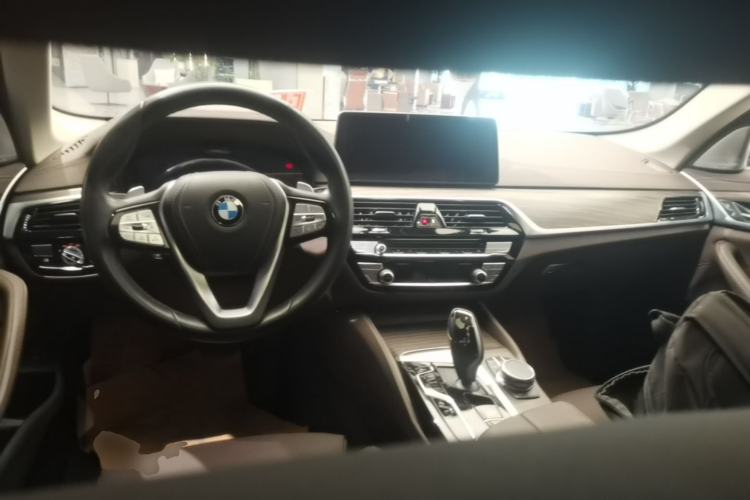 Used BMW 5 Series 2021 530Li Luxury Edition Premium Package Center Console