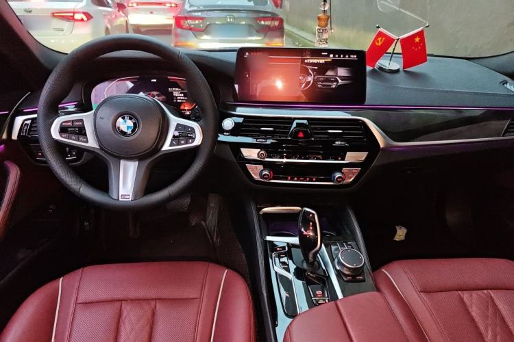 Used BMW 5 Series 2021 Facelifted 525Li M Sport Package Center Console
