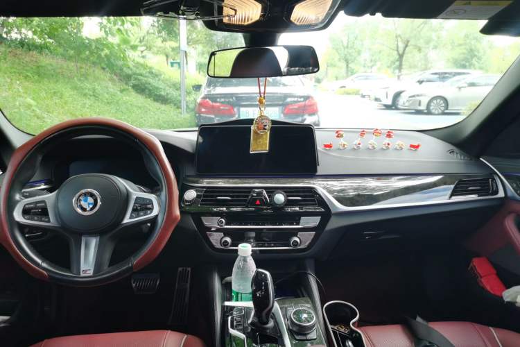 Used BMW 5 Series 2021 525Li M Sport Package Center Console