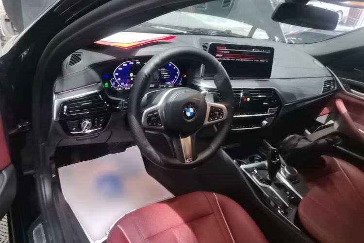 Used BMW 5 Series 2021 Facelifted 530Li Leading Edition M Sport Package Center Console