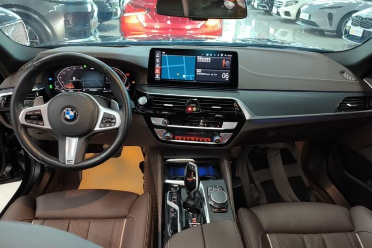 Used BMW 5 Series 2021 Restyled 530Li Luxury Edition M Sport Package Center Console
