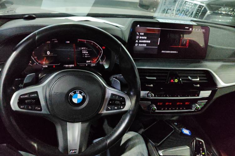 Used BMW 5 Series 2021 530Li Leading Model M Sport Package Center Console
