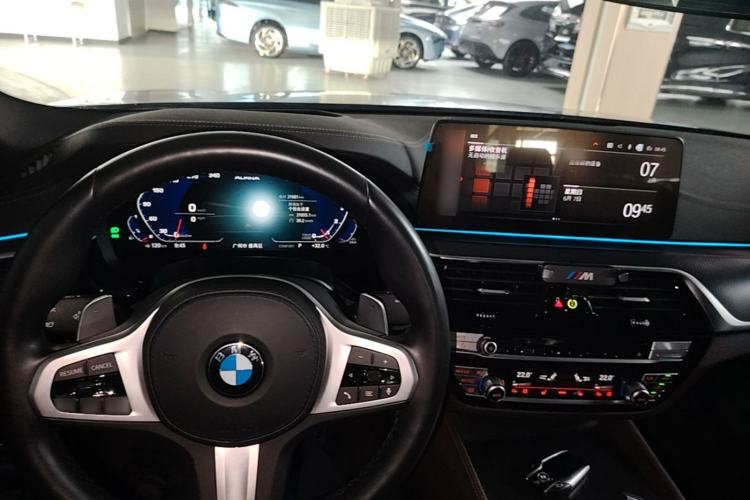 Used BMW 5 Series 2021 540i Sport Line M Sport Package Center Console