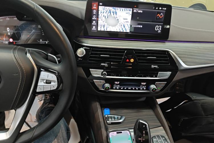 Used BMW 5 Series 2021 Updated 530Li Luxury Package Premium Edition Center Console