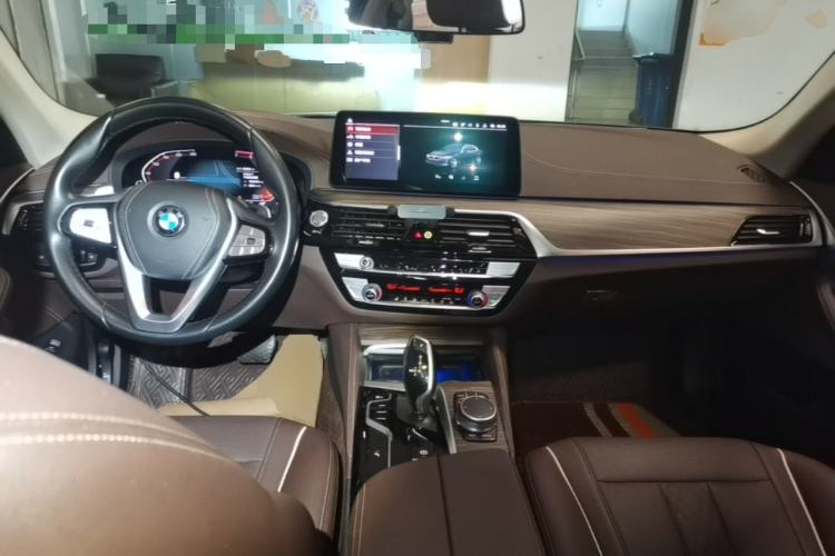Used BMW 5 Series 2021 530Li Leading Luxury Package Center Console