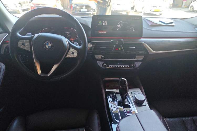 Used BMW 5 Series 2021 530Li Luxury Edition Premium Package Center Console