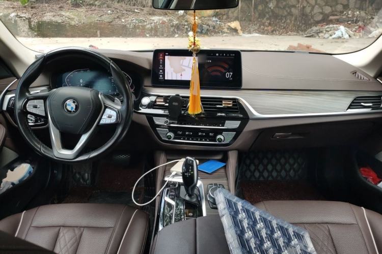 Used BMW 5 Series 2021 Restyled 530Li Leading Edition Luxury Package Center Console