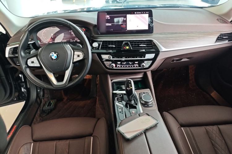 Used BMW 5 Series 2021 530Li Luxury Edition Premium Package Center Console