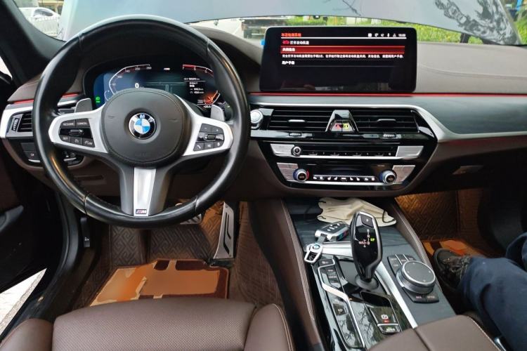 Used BMW 5 Series 2021 Restyled 530Li Luxury Edition M Sport Package Center Console