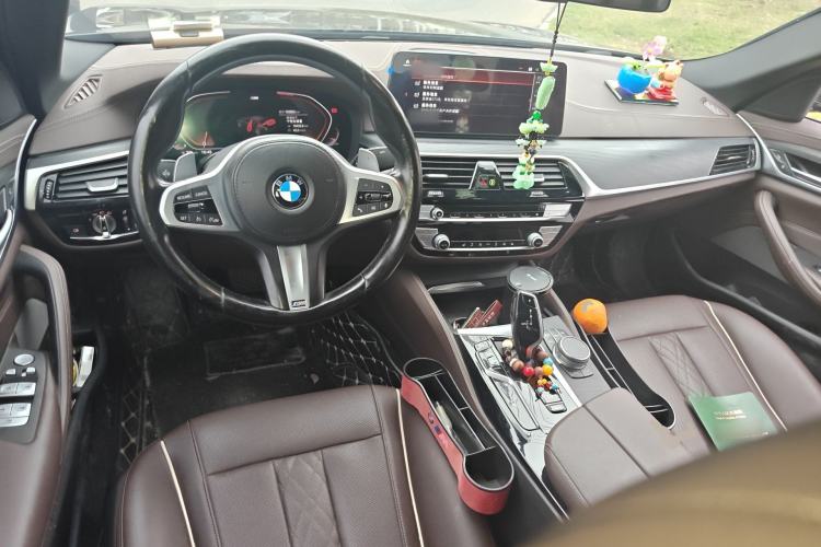 Used BMW 5 Series 2021 530Li Leading Model M Sport Package Center Console