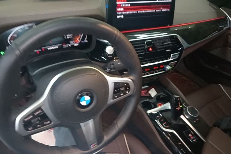 Used BMW 5 Series 2021 525Li M Sport Package Center Console