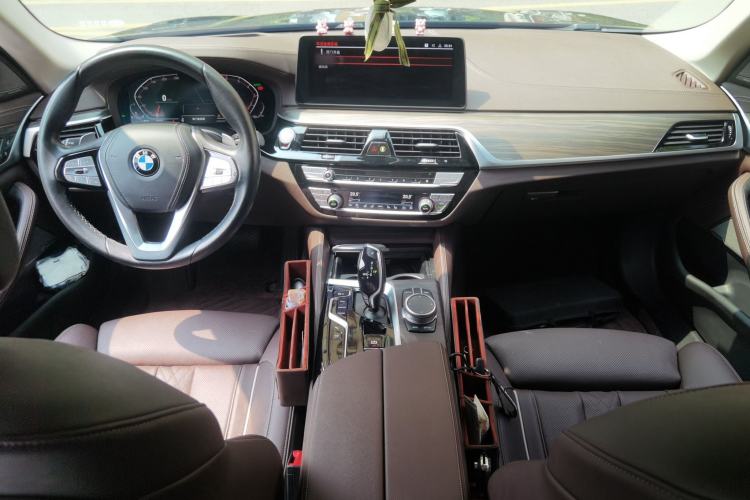 Used BMW 5 Series 2021 Updated 530Li Luxury Package Premium Edition Center Console